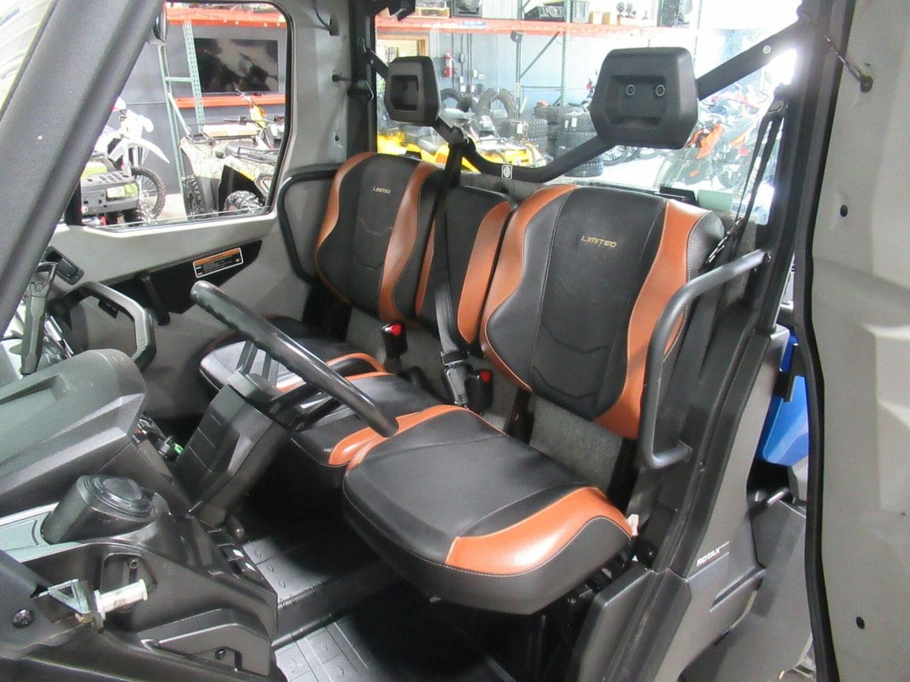 2022 Can-Am Defender Limited CAB HD10 * Full Cab w/ Heat * New Plow * – $22,995 (Manhattan)