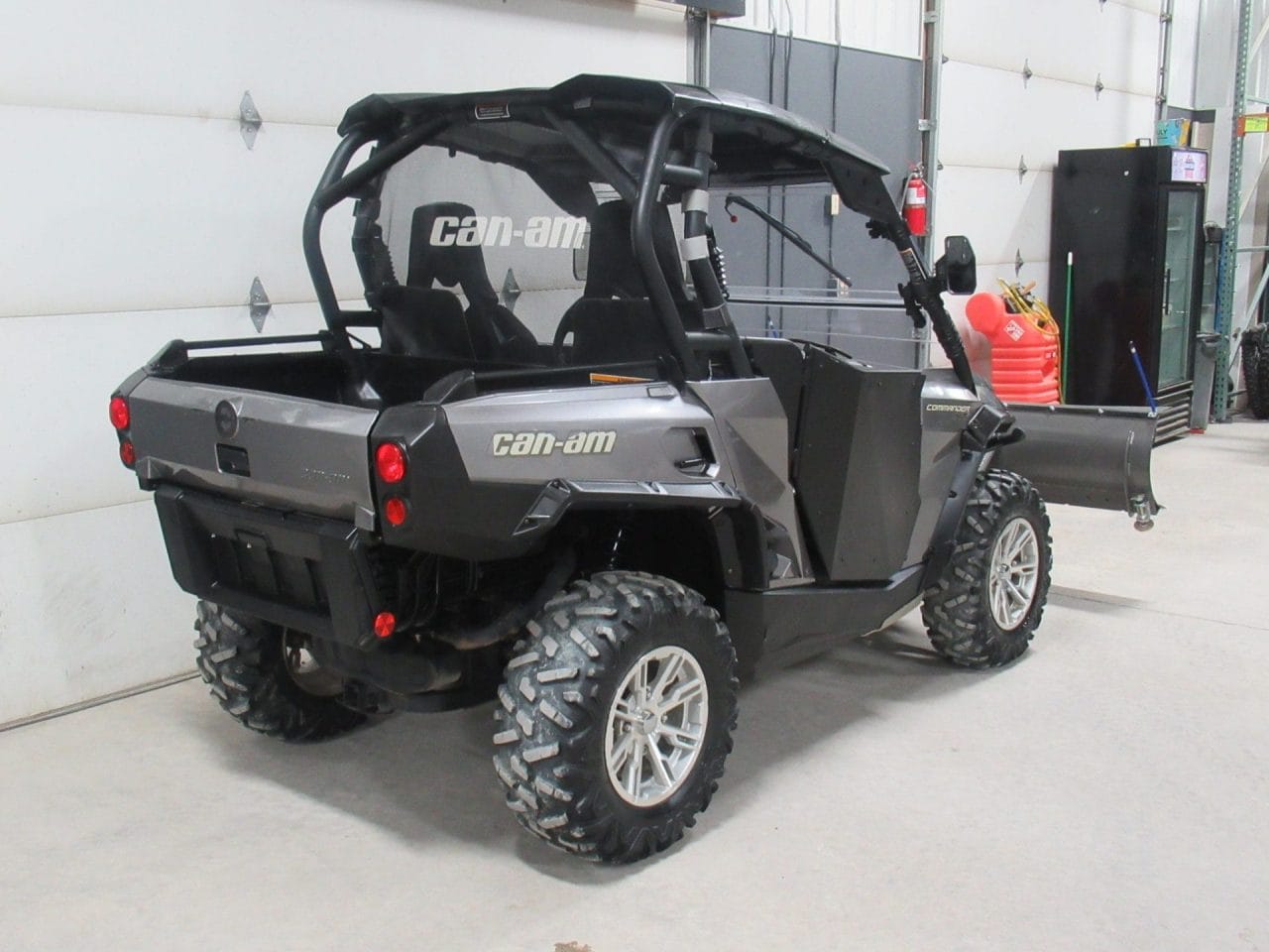 2012 Can-Am Commander 1000 xt * Winch and Snowplow *